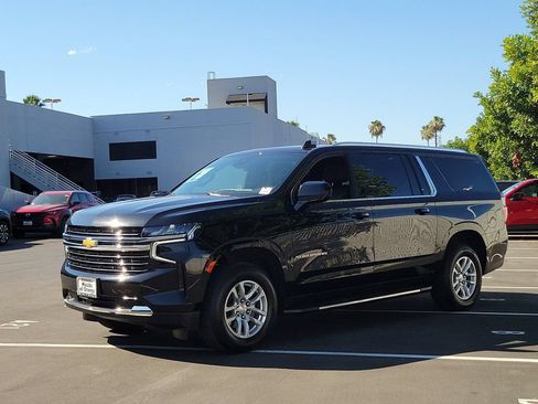Used 2024 Chevrolet Suburban LT AWD/4WD image 35