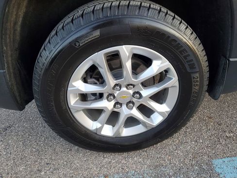 Used 2020 Chevrolet Traverse LT image 37