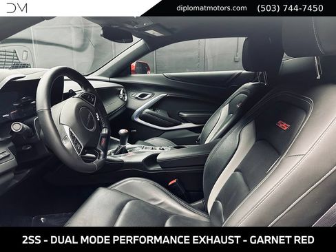 Used 2016 Chevrolet Camaro SS RWD image 15