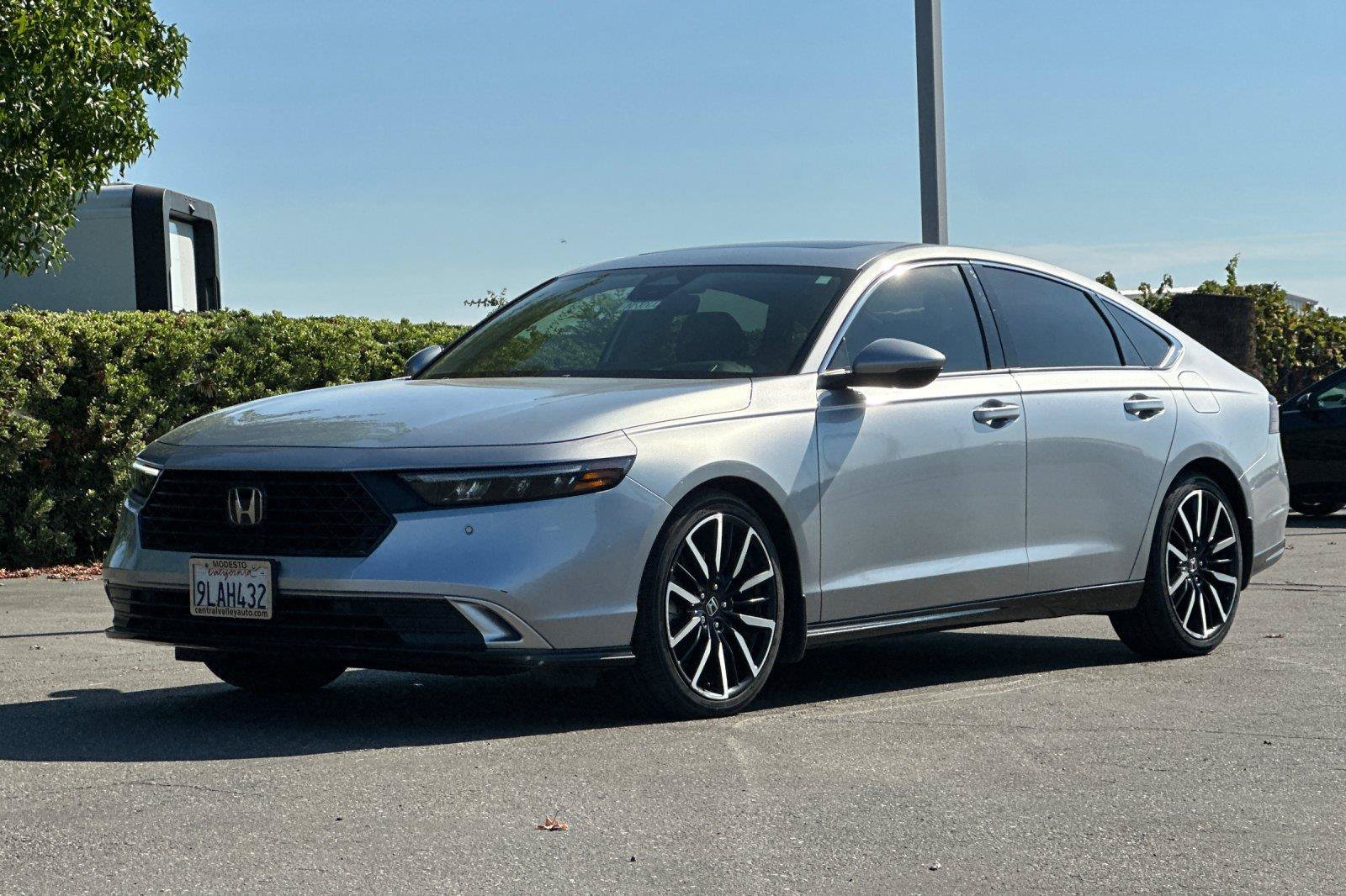 Used 2024 Honda Accord Touring image 7