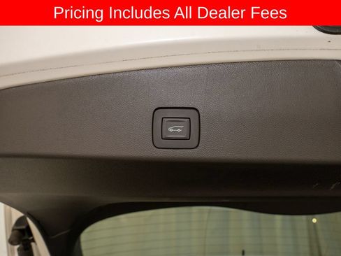 Used 2025 Buick Encore GX Avenir w/ Avenir Convenience Package FWD image 6