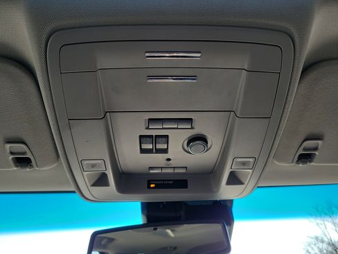 Used 2020 GMC Yukon Denali w/ Open Road Package image 33