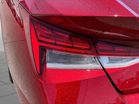 Used 2025 Hyundai Elantra Limited FWD image 28