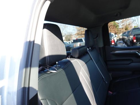 Used 2024 Chevrolet Silverado 1500 LT image 31