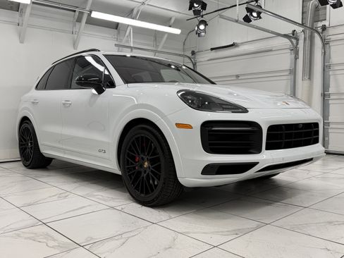 Certified 2023 Porsche Cayenne GTS AWD/4WD image 10