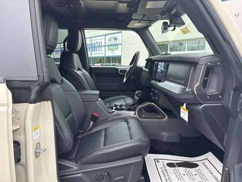 New 2025 Ford Bronco Badlands image 18