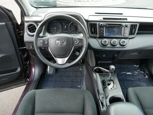 Used 2018 Toyota RAV4 LE w/ All Weather Liner Package AWD/4WD image 20