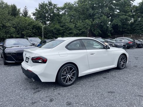 Used 2025 BMW 230i xDrive Coupe w/ Premium Package image 3