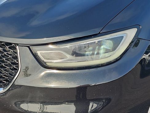 Used 2022 Chrysler Pacifica Touring-L FWD image 30