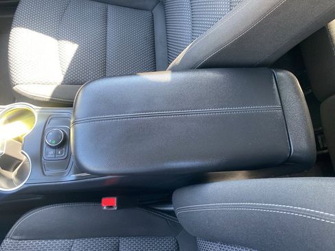 Used 2024 GMC Terrain SLE image 29