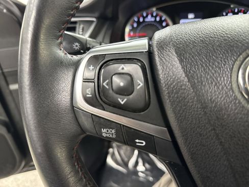 Used 2017 Toyota Camry SE image 36