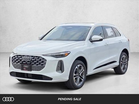 New 2025 Audi Q5 Premium image 1