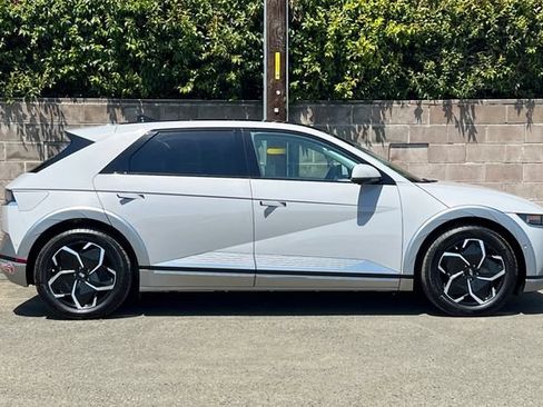 Certified 2024 Hyundai Ioniq 5 Limited RWD image 3