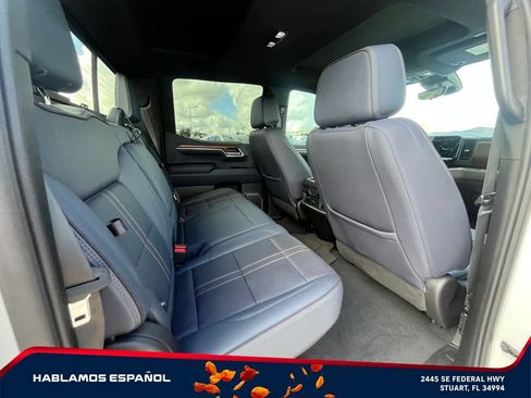 Used 2023 Chevrolet Silverado 1500 High Country w/ Technology Package AWD/4WD image 18