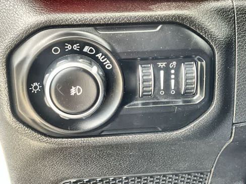 Used 2018 Jeep Wrangler Unlimited Rubicon AWD/4WD image 30