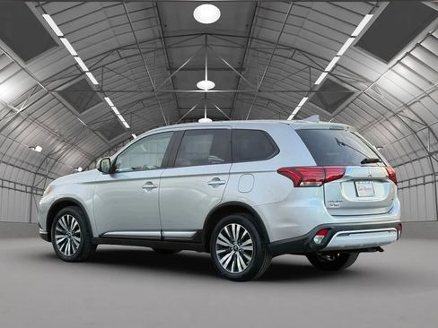 Used 2020 Mitsubishi Outlander SE image 5