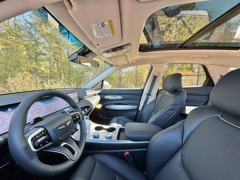 New 2026 Genesis GV70 2.5T Select image 19