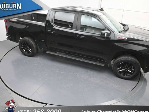 Used 2021 Chevrolet Silverado 1500 LT Trail Boss w/ Convenience Package II image 23