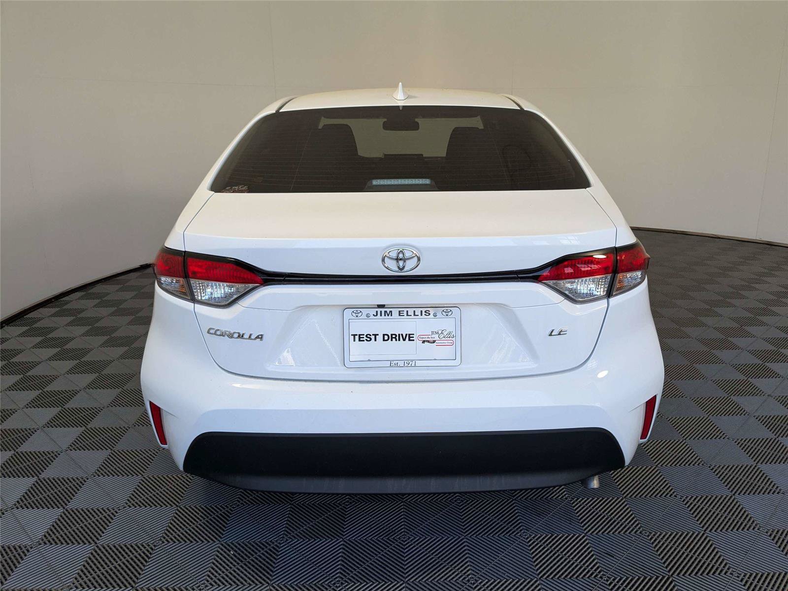 Used 2026 Toyota Corolla LE FWD image 6