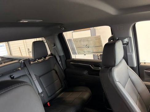 New 2026 GMC Sierra 2500 SLT w/ SLT Convenience Package AWD/4WD image 29