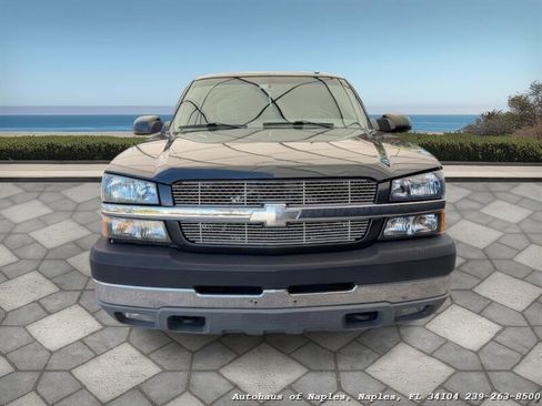 Used 2004 Chevrolet Silverado 2500 LT image 3