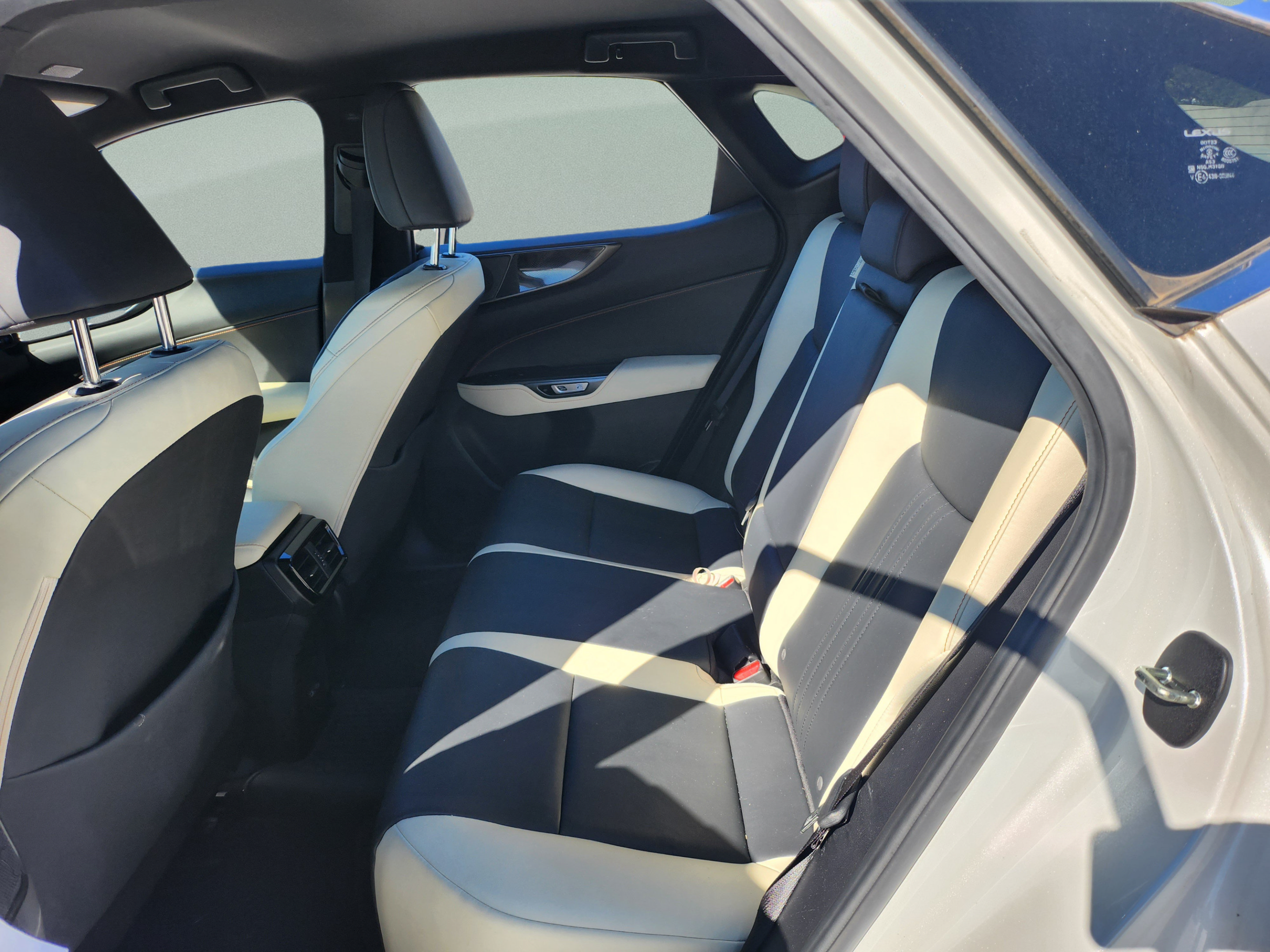 Used 2023 Lexus NX 250 FWD w/ Towing Package (2000 Lbs) image 16