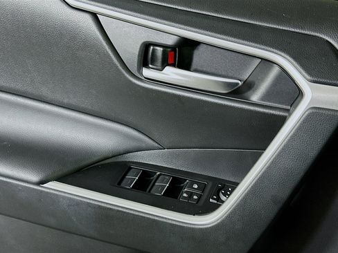 Used 2023 Toyota RAV4 Hybrid Woodland image 15