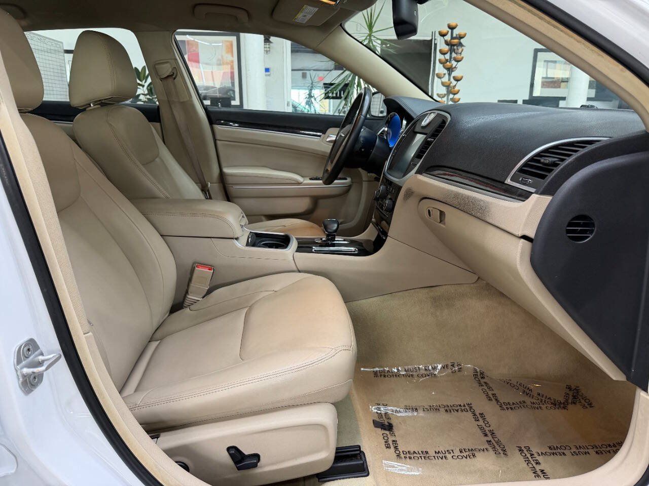 Used 2014 Chrysler 300 w/ Driver Convenience Group RWD image 17
