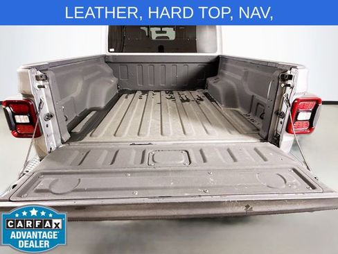 Used 2020 Jeep Gladiator Overland AWD/4WD image 24