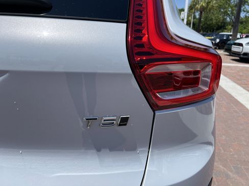 Used 2022 Volvo XC40 T5 R-Design w/ Advanced Package AWD/4WD image 44