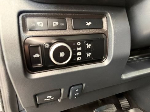 Used 2024 Ford F250 Lariat w/ Lariat Ultimate Package AWD/4WD image 25