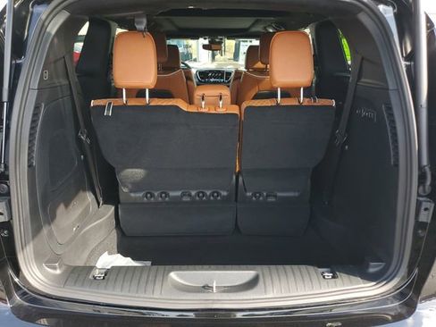 New 2026 Chrysler Pacifica Pinnacle FWD image 9