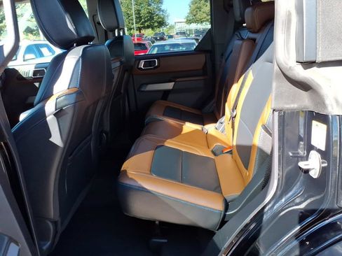 Used 2023 Ford Bronco Outer Banks w/ Sasquatch Package AWD/4WD image 12