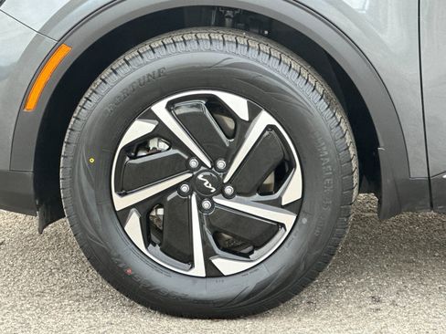 Used 2023 Kia Sportage LX image 24