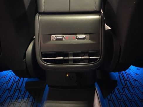 Certified 2025 Lincoln Nautilus Reserve w/ Jet Appearance Package AWD/4WD image 32