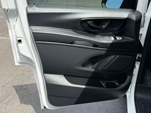 Used 2022 Mercedes-Benz Metris image 26