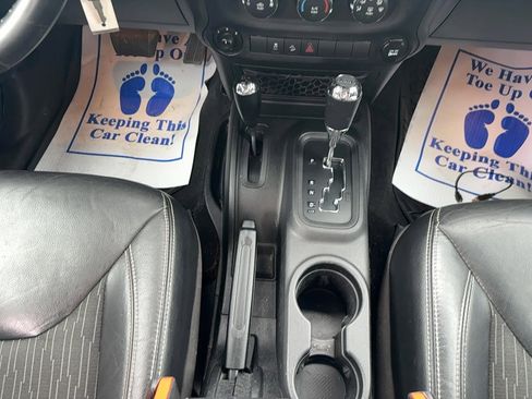 Used 2015 Jeep Wrangler Unlimited Sport image 12