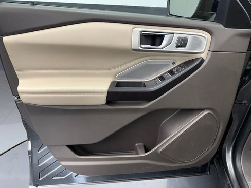 Used 2020 Ford Explorer Platinum w/ Premium Technology Package AWD/4WD image 42