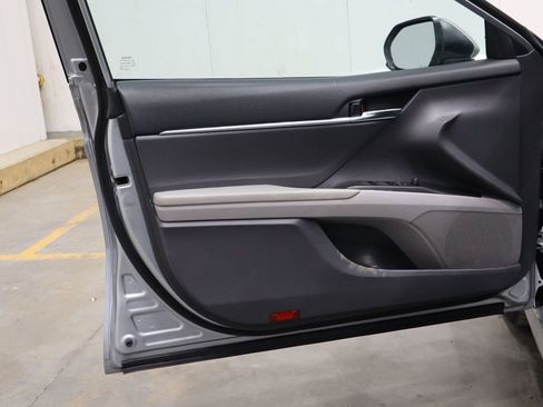 Used 2022 Toyota Camry LE image 13