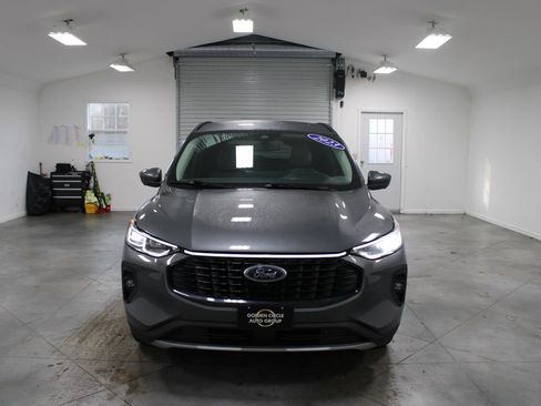 Used 2023 Ford Escape SE w/ PHEV Premium Package image 3