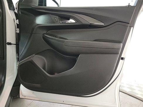 Used 2023 Chevrolet TrailBlazer RS image 25