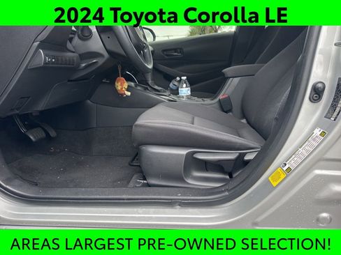 Used 2024 Toyota Corolla LE image 3