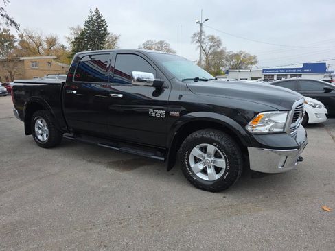 Used 2018 RAM 1500 SLT image 6