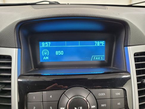 Used 2015 Chevrolet Cruze LS FWD image 25