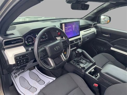 Used 2024 Toyota Tacoma TRD Off-Road w/ TRD Off Road Upgrade Package image 10