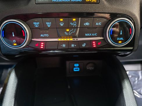 Used 2022 Ford Escape Titanium w/ Titanium Premium Package image 37