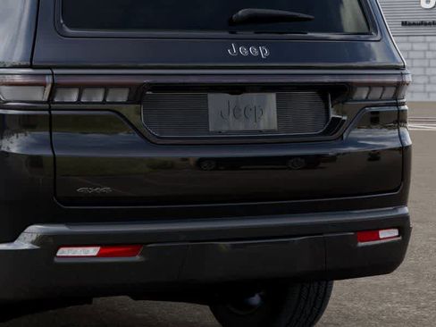 New 2026 Jeep Grand Wagoneer Limited AWD/4WD image 13