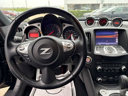 Used 2020 Nissan 370Z Touring Sport image 13