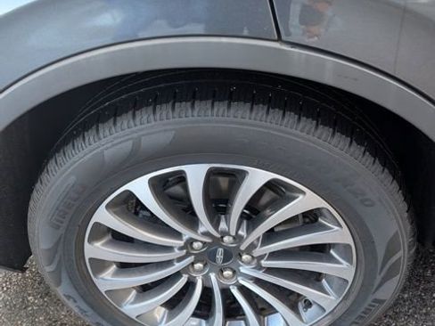 Used 2020 Lincoln Aviator Reserve w/ Equipment Group 201A AWD/4WD image 16
