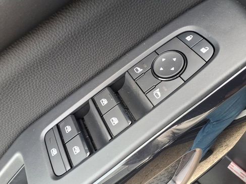 New 2026 Nissan Pathfinder SV image 17